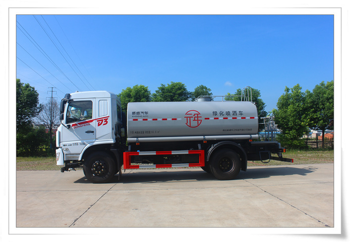 东风D3洒水车